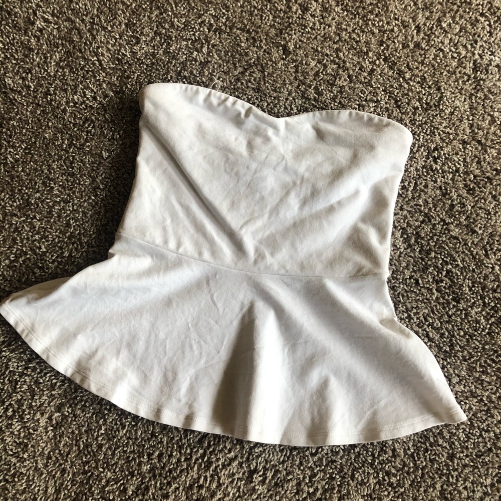 Peplum Tube Top 🤍🔍